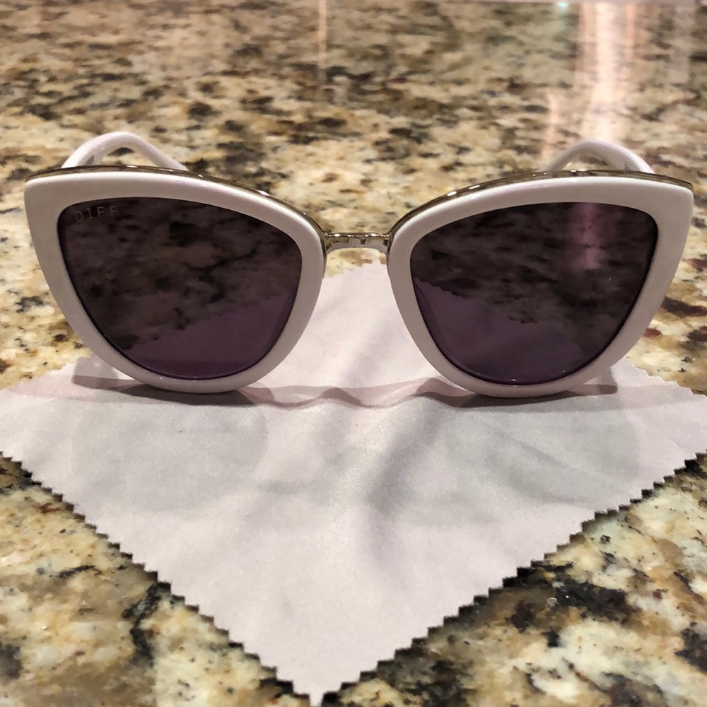 DIFF Eyewear ROSE glasses in white